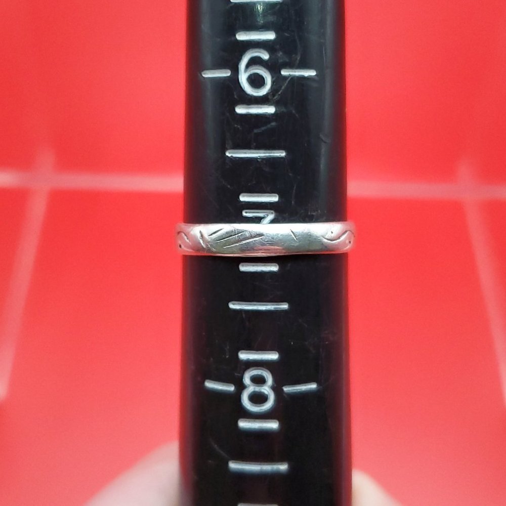 Size 7 925 Sterling Silver Unique Random Symbols Ring - Picture 4 of 6